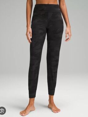 EUC Lululemon Align Jogger 28"
Heritage 365 Camo Deep Coal MultI